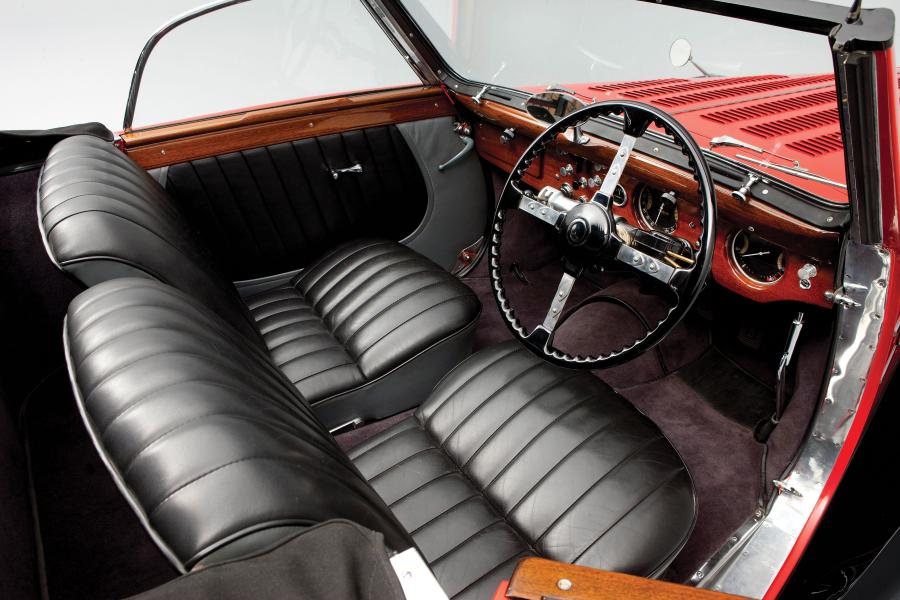 Интерьер Delahaye 135 MS Cabriolet par Letourneur & Marchand 1947 года  (фото 18 из 29)